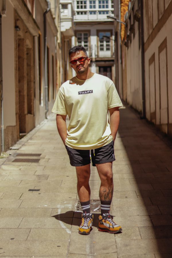 Look-bañador y camiseta