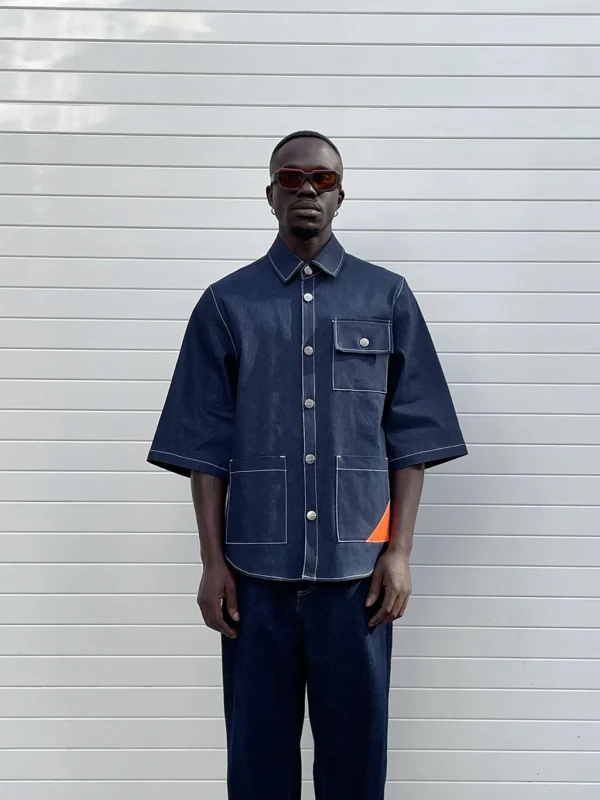 modelo muestra frente de la sobrecamisa manga corta denim de ferdy ferdystreetwearrdystreetwear-1024 modelo muestra frente de la sobrecamisa manga corta denim de ferdy ferdystreetwear
