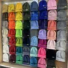 selección de colores de los gorros básicos con doblez de Ferdy ferdystreetwear
