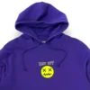 detalle del hoodie day off de color ultravioleta de ferdy ferdystreetwear