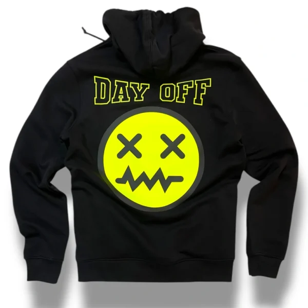 espalda del hoodie day off de color negro espalda del hoodie day off de color negro de ferdy ferdystreetwear