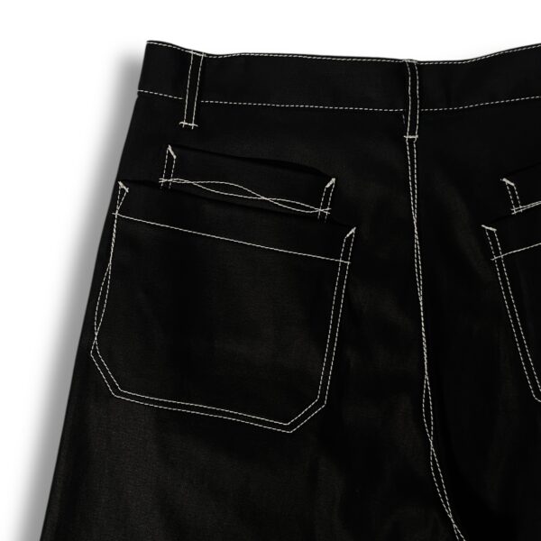 Bermudas Oversize - Denim encerado negro costuras irregulares