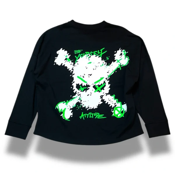 espalda de la camiseta de manga larga calavera de colores negro y verde neón de ferdy ferdystreetwear