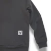 detalle de la manga de la sudadera sin capucha básica gris asfalto de ferdystreetwear